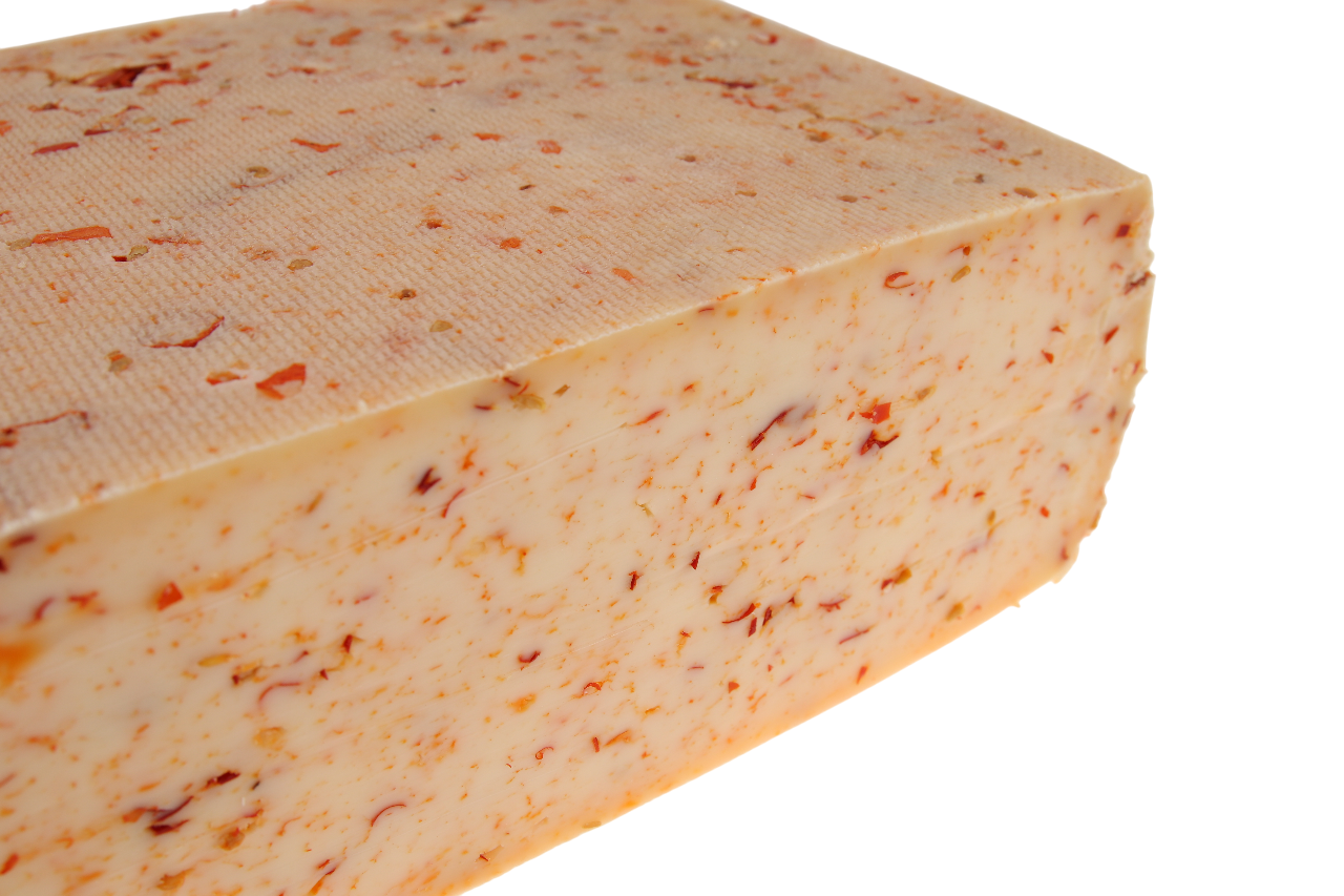 Schweizer Raclettekäse mit Chili aus Rohmilch